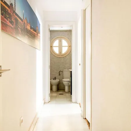 Comfy In Near Town Centre Holiday home *